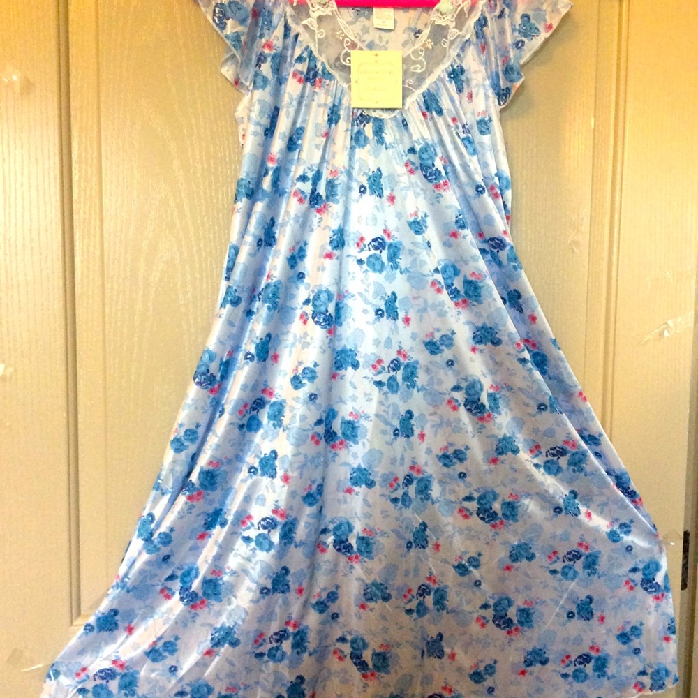 NWT Embroidered nightgown Full Sweep floral midi LATI lace top short slv